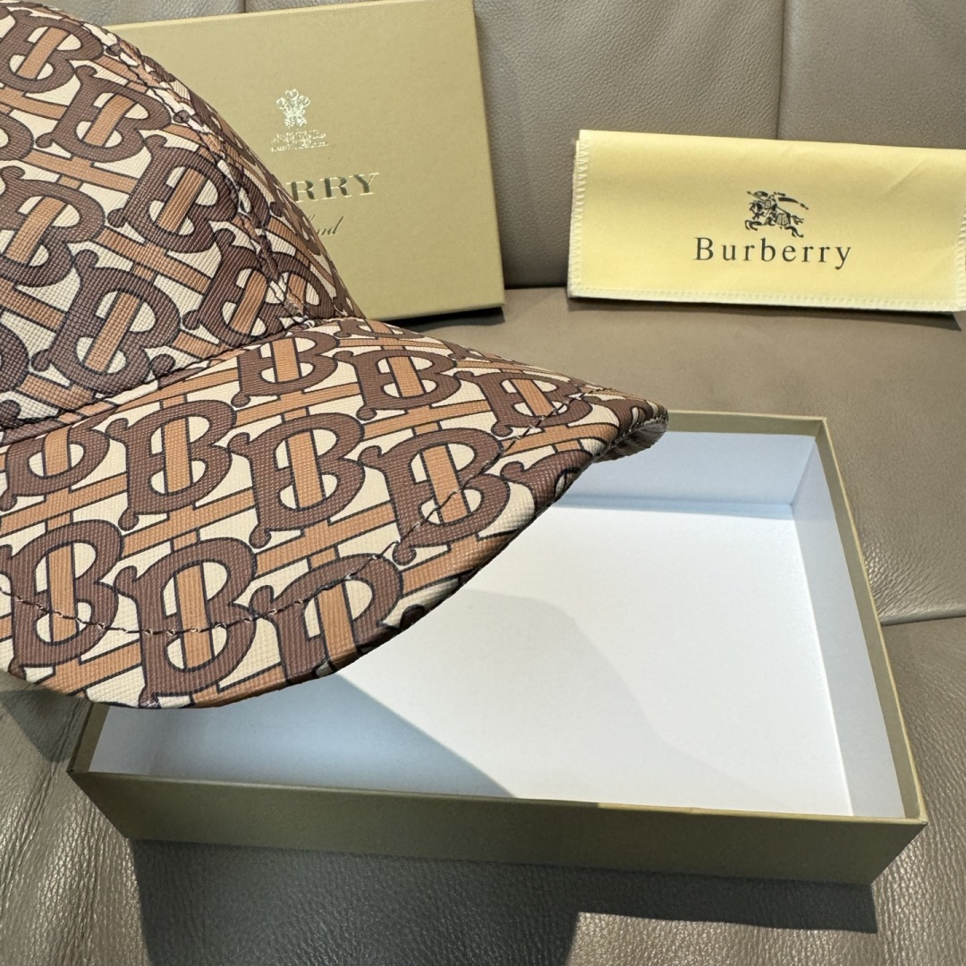 配盒子布袋，Burberry（巴宝莉）新款棒球帽，正品开模订制，全新TB图纹，原版PU印花面料，做工细致