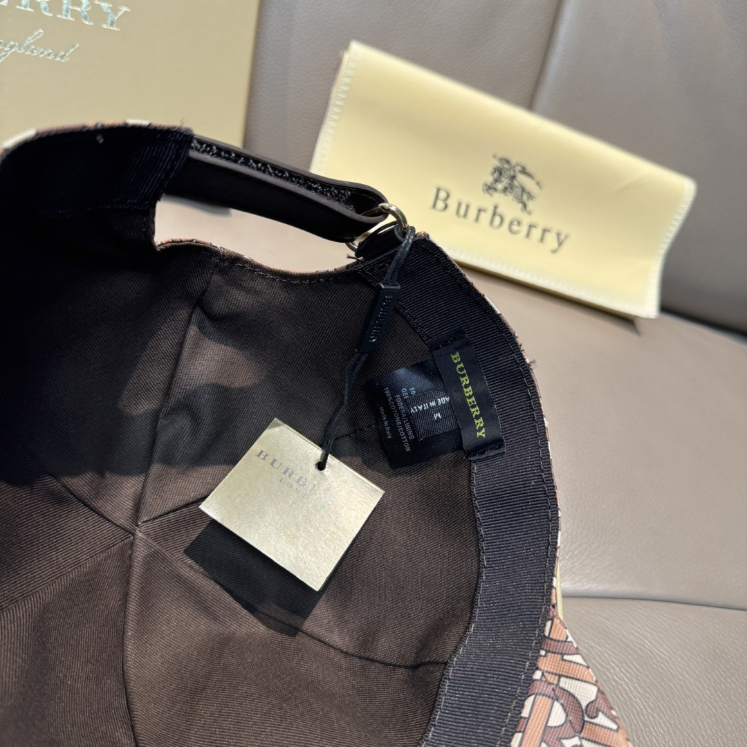 配盒子布袋，Burberry（巴宝莉）新款棒球帽，正品开模订制，全新TB图纹，原版PU印花面料，做工细致