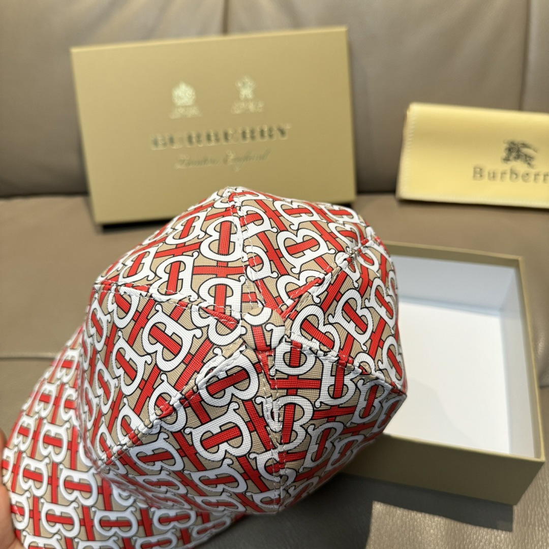 配盒子布袋，Burberry（巴宝莉）新款棒球帽，正品开模订制，全新TB图纹，原版PU印花面料，做工细致