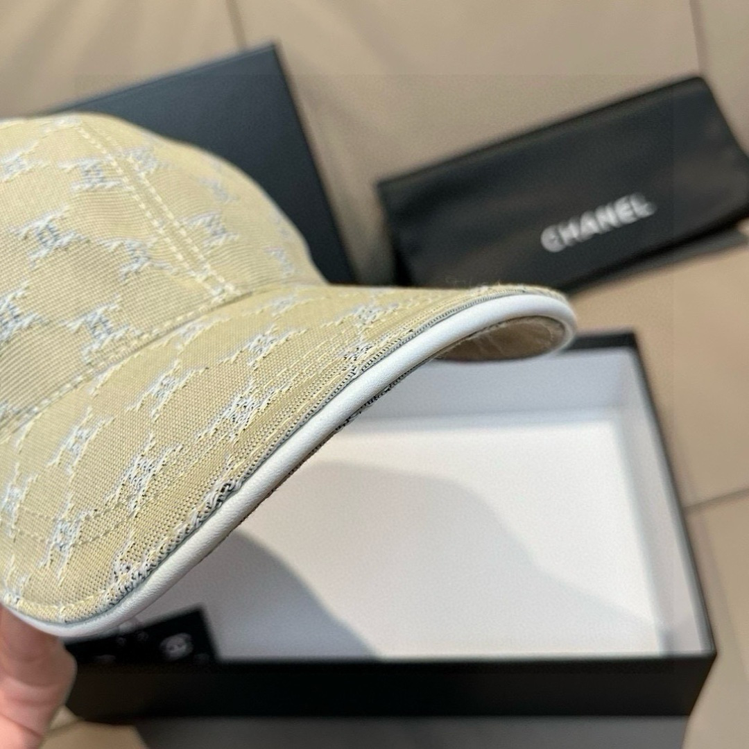 新款出货！配盒子布袋，Chanel(香奈儿)新款原单棒球帽， 小双C提花，专柜1:1开模订制，原版帆布料