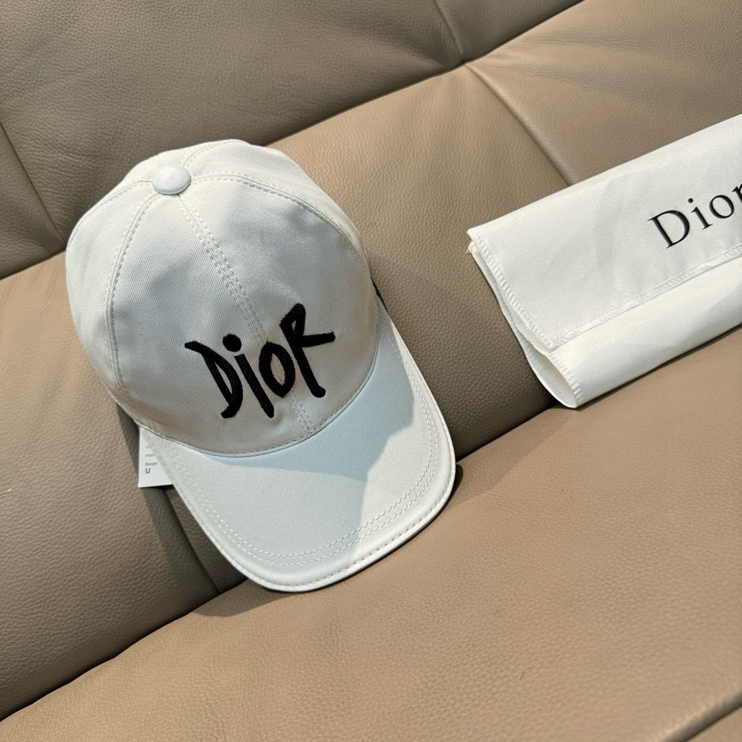 配盒子布袋，Dior(迪奥)新款原单棒球帽， Dior刺绣，网红明星同款，1:1开模订制，纯棉布料+头层