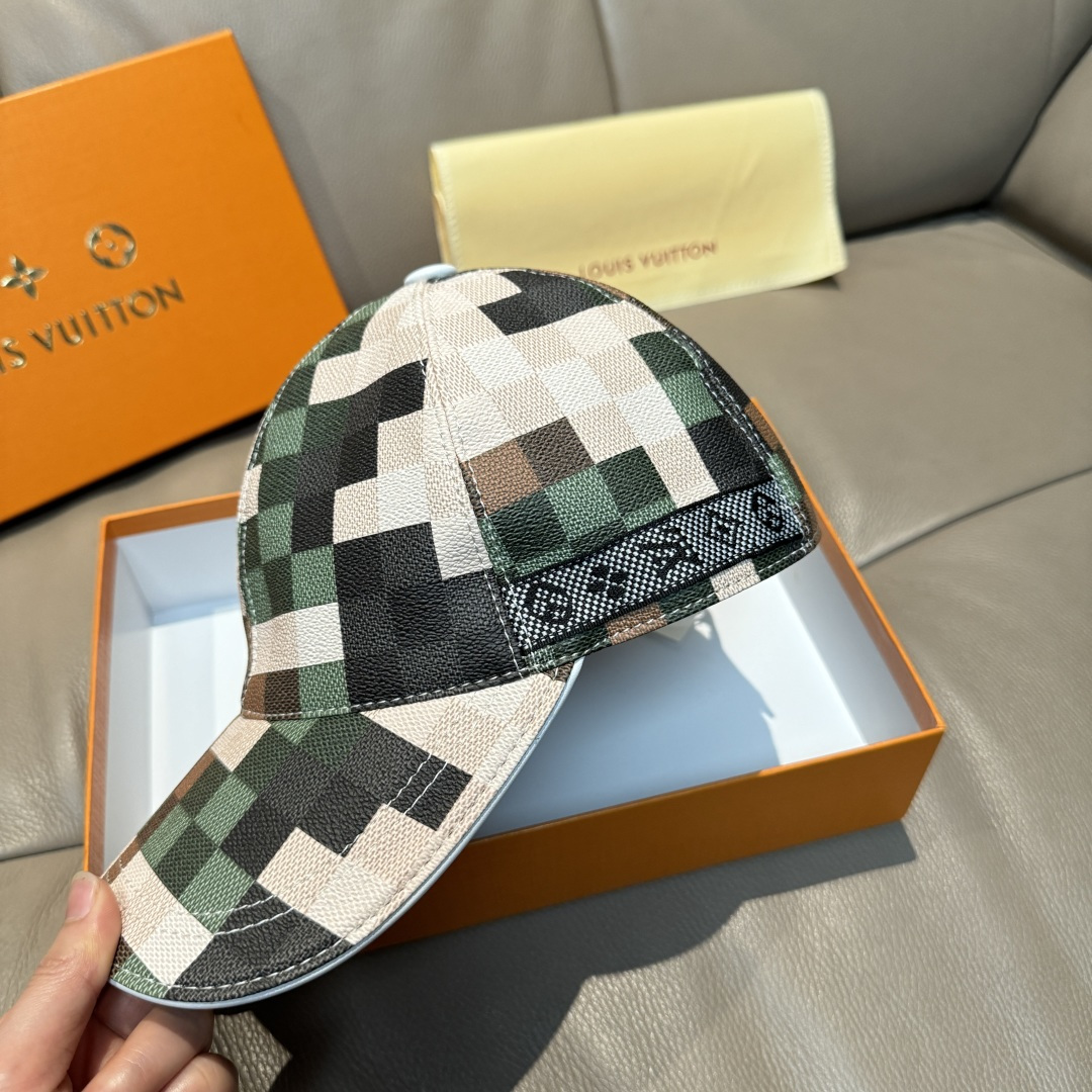 配包装布袋，LV路易威登新款原单棒球帽，七彩棋盘格，1:1开模订制，原版专柜PU皮革+头层牛皮包边，长年