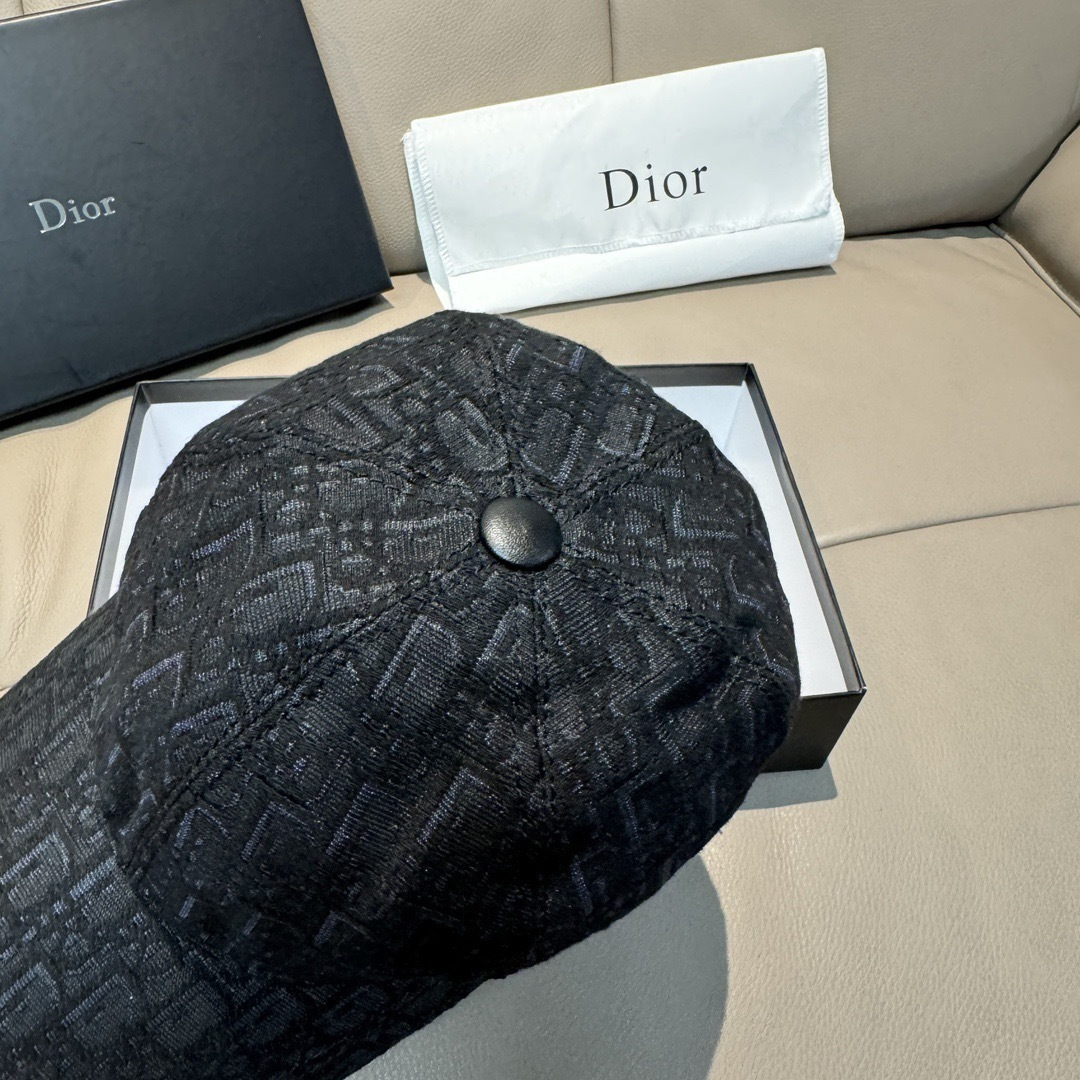 配盒子布袋，Dior(迪奥)新款原单棒球帽， Dior老花，复古韵味十足，专柜断货热门，1:1开模订制，