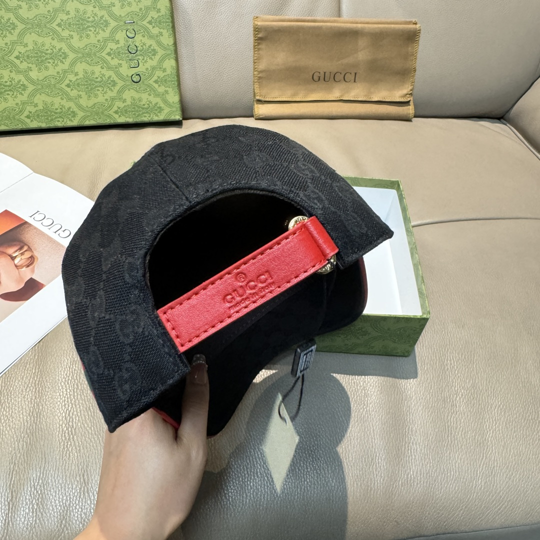 配盒子布袋，Gucci(古奇)新款原单棒球帽， 三色织带，1:1开模订制，原版帆布料+头层牛皮，红色皮边