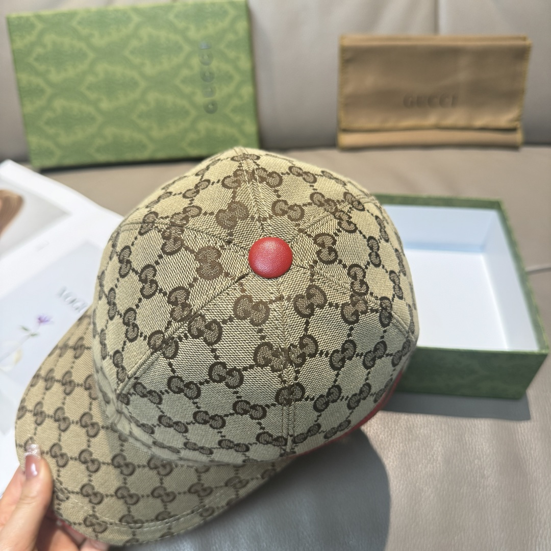 配盒子布袋，Gucci(古奇)新款原单棒球帽， 三色织带，1:1开模订制，原版帆布料+头层牛皮，红色皮边
