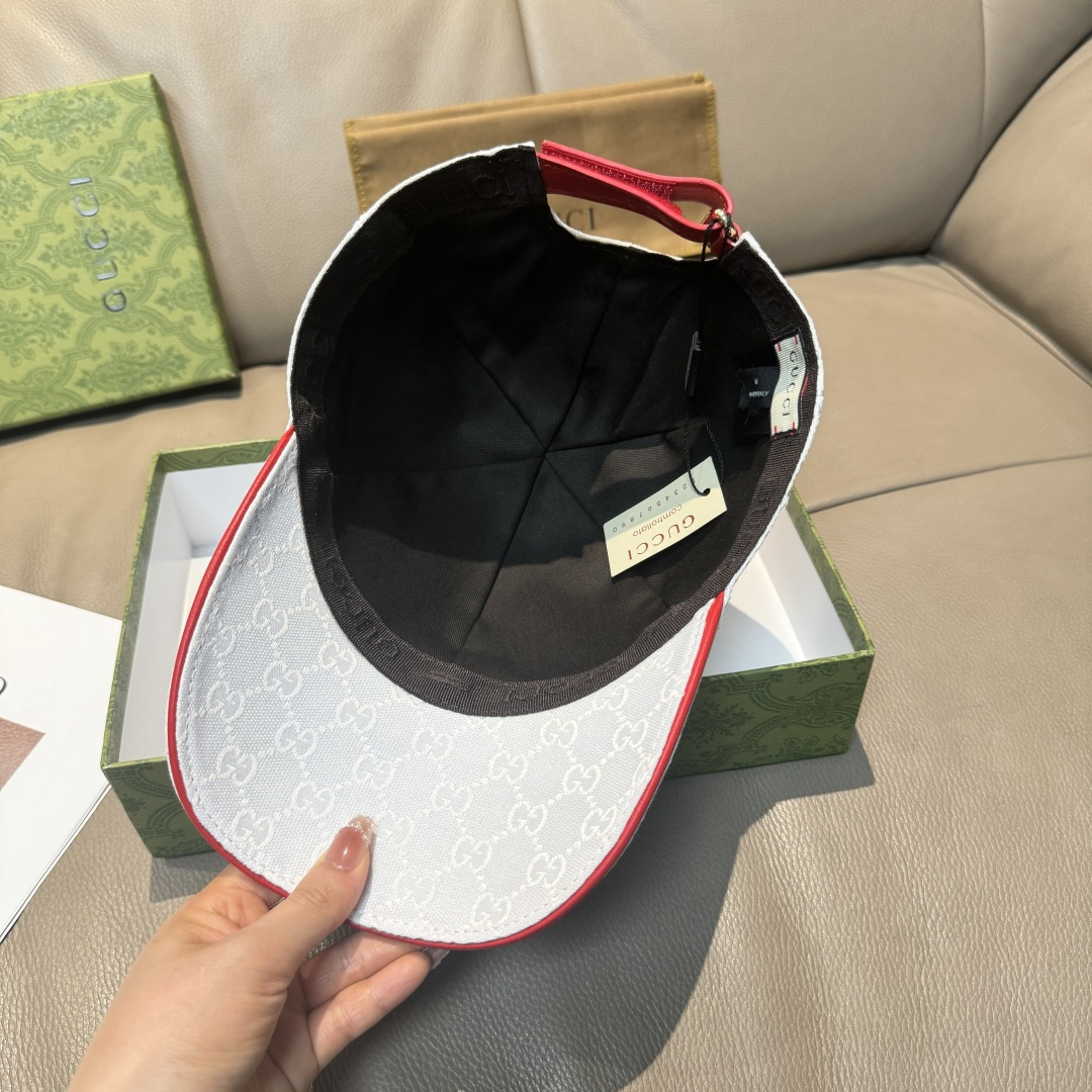配盒子布袋，Gucci(古奇)新款原单棒球帽， 三色织带，1:1开模订制，原版帆布料+头层牛皮，红色皮边