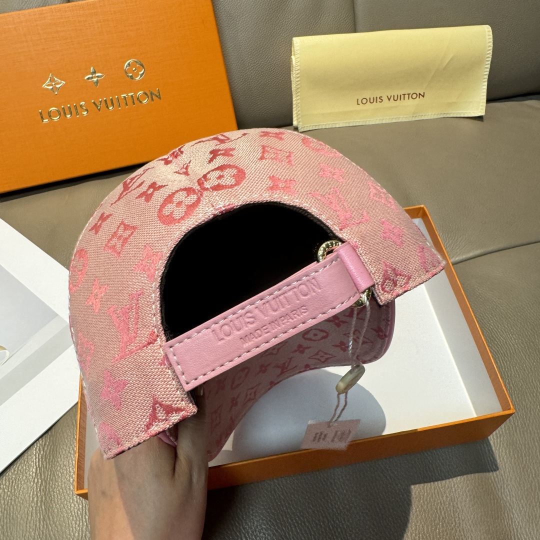 配盒子布袋，LV路易威登新款原单棒球帽，LV牛仔提花，专柜1:1开模订制，原版帆布面料+头层牛皮，轻盈透