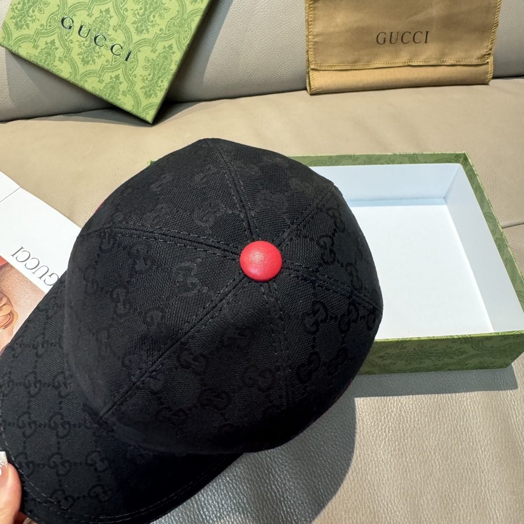 配盒子布袋，Gucci(古奇)新款原单棒球帽， 三 色织带，1:1开模订制，原版帆布料+头层牛皮，红色皮