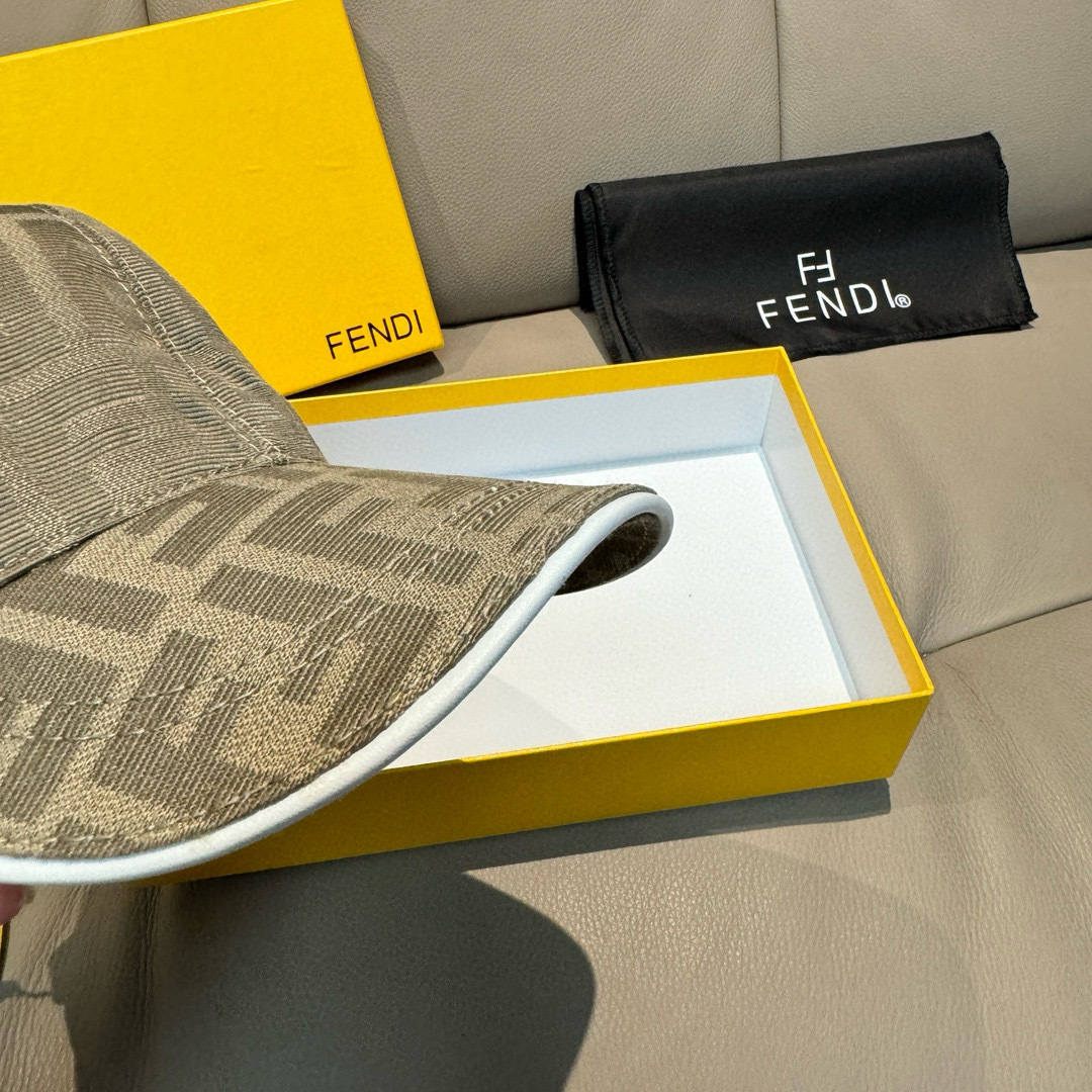 配盒子布袋，Fendi（芬迪）新款原单棒球帽， 双F提花，专柜常年热卖款，口碑极佳，1:1开模订制，原版