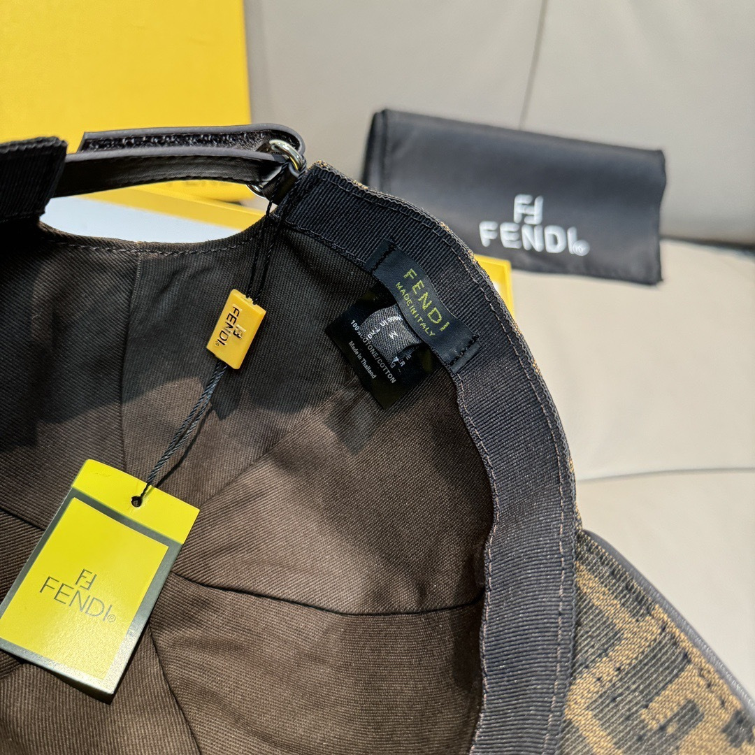 配盒子布袋，Fendi（芬迪）新款原单棒球帽， 双F提花，专柜常年热卖款，口碑极佳，1:1开模订制，原版