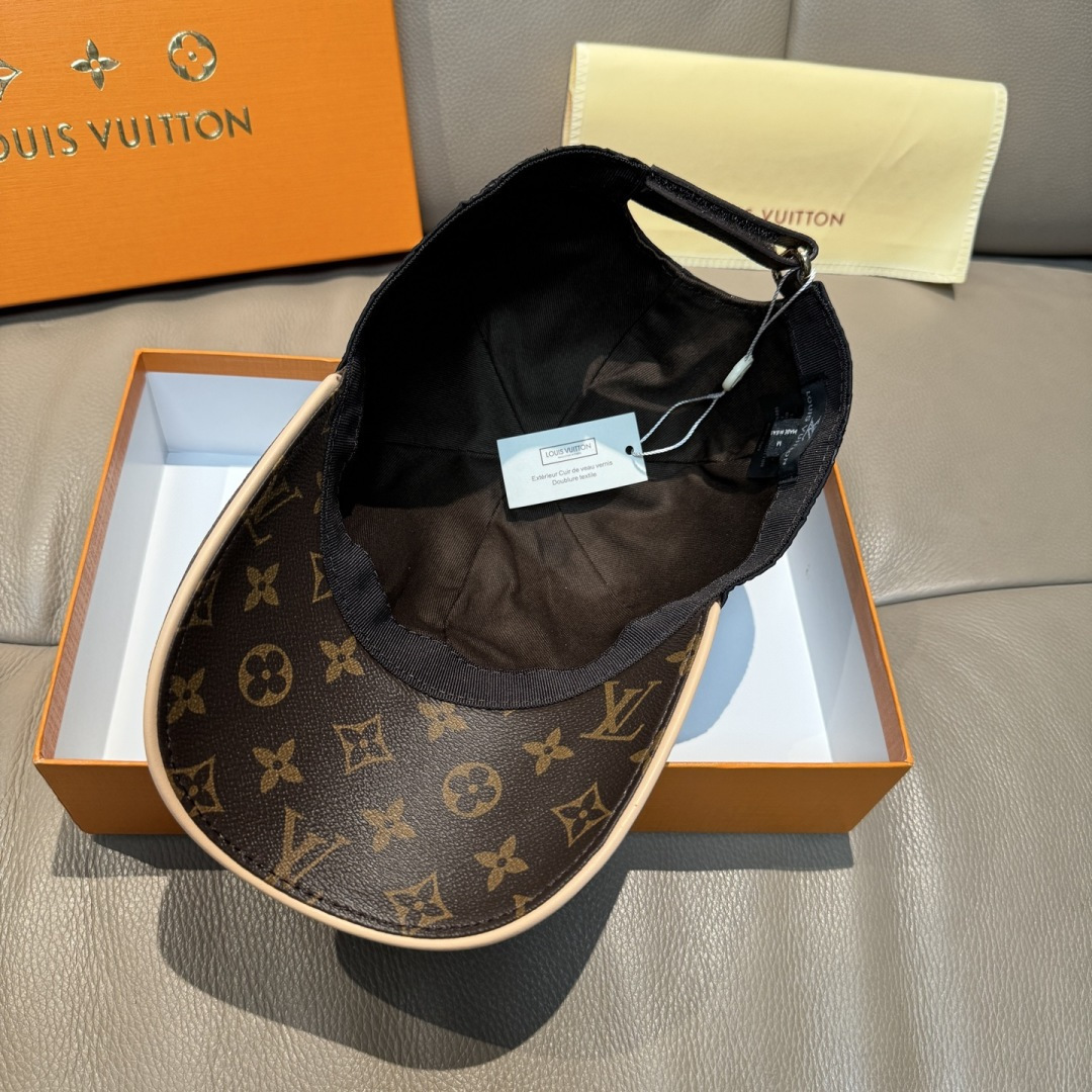 配盒子布袋，LV(路易威登)新款原单棒球帽，老花拼接，1:1开模订制，原版印花绸缎面料+专柜老花皮，做工