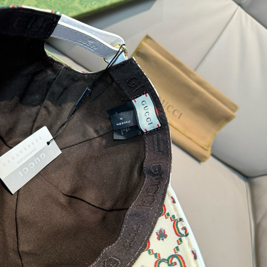 新款出货配盒子布袋，Gucci(古奇)新款原单棒球帽， 双G昆虫印花，专柜1:1，进口帆布+头层牛皮，代