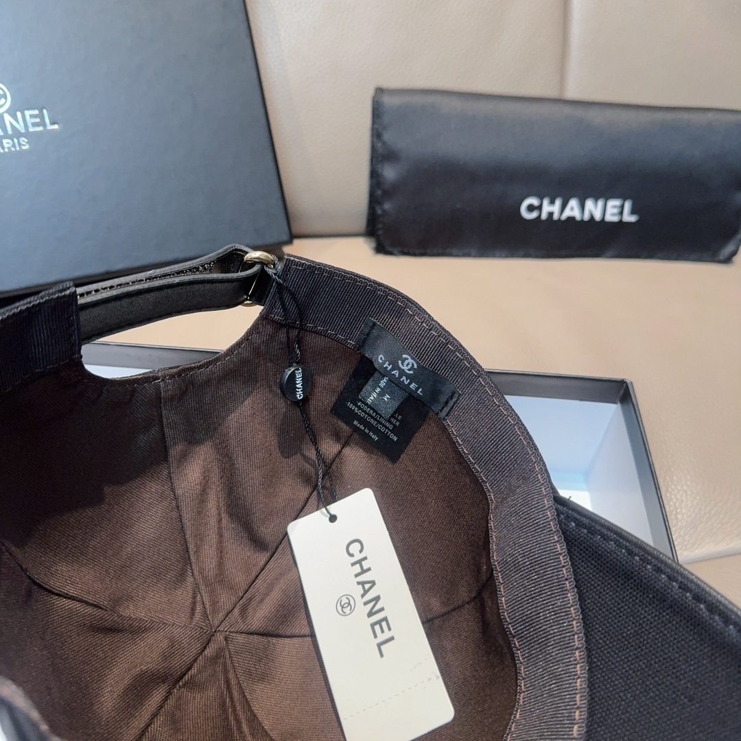 配盒子布袋，Chanel(香奈儿)原单棒球帽，网红同款双C刺绣,专柜1:1开模订制，原版帆布料+头层牛皮