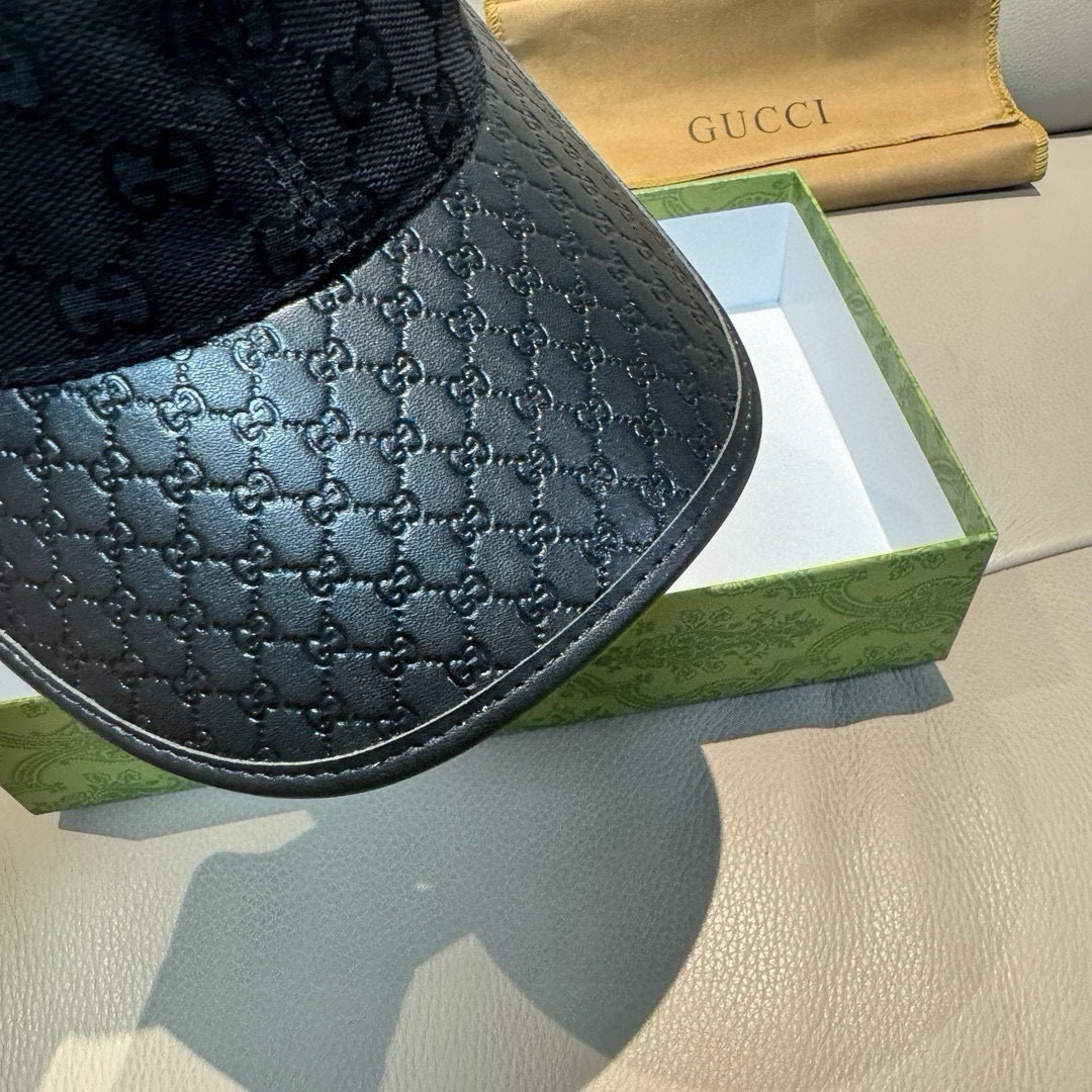 配盒子布袋，Gucci(古奇)经典原单棒球帽，小双G牛皮拼接，1:1开模订制，质量超赞！帽檐头层牛皮压花
