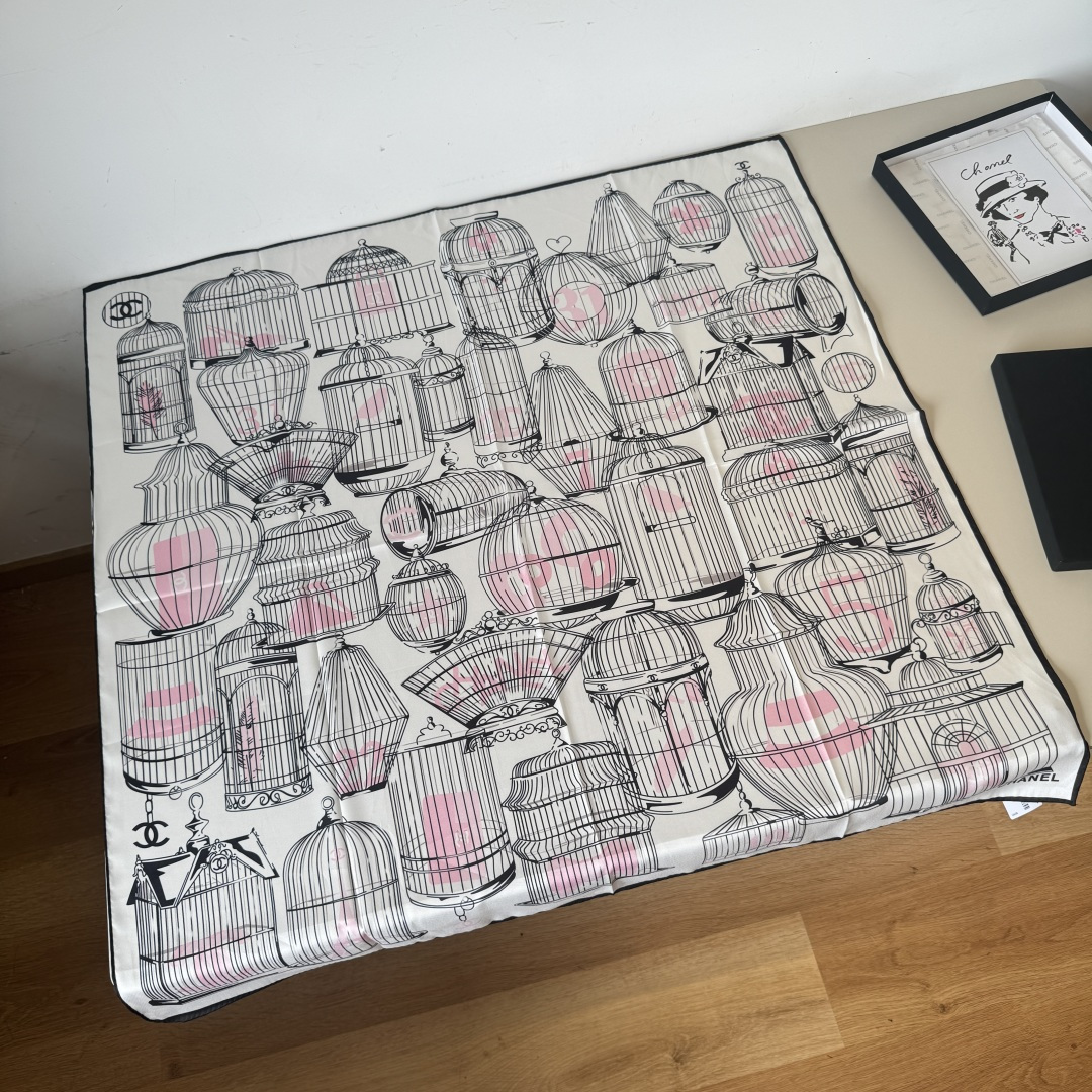 NO:580798,Batch original order Xiaoxiang 90cm silk square scarf [Birdcage] top-quality twill silk material with hand-rolled edges, full of light luxury, high-end heavy-weight twill silk completely counter-quality fabrics in pursuit of shape, crisp feel, bright and full colors, super eye-catching!  Good stuff waits for no one, don’t miss it if you like it [Ingredients size 90X90cm real silk] high version scarf, high version scarf, real silk19860909批 原单小香90cm真丝方巾【鸟笼】顶级斜纹真丝材质手工卷边,轻奢感十足高端重磅斜纹真丝完全专柜品相面料追求造型,手感挺括,鲜艳饱满色彩超级养眼！好货不等人,喜欢就不要错过【成分尺寸90X90cm 真丝】高版本围巾,高版本围巾,real silk,scarf