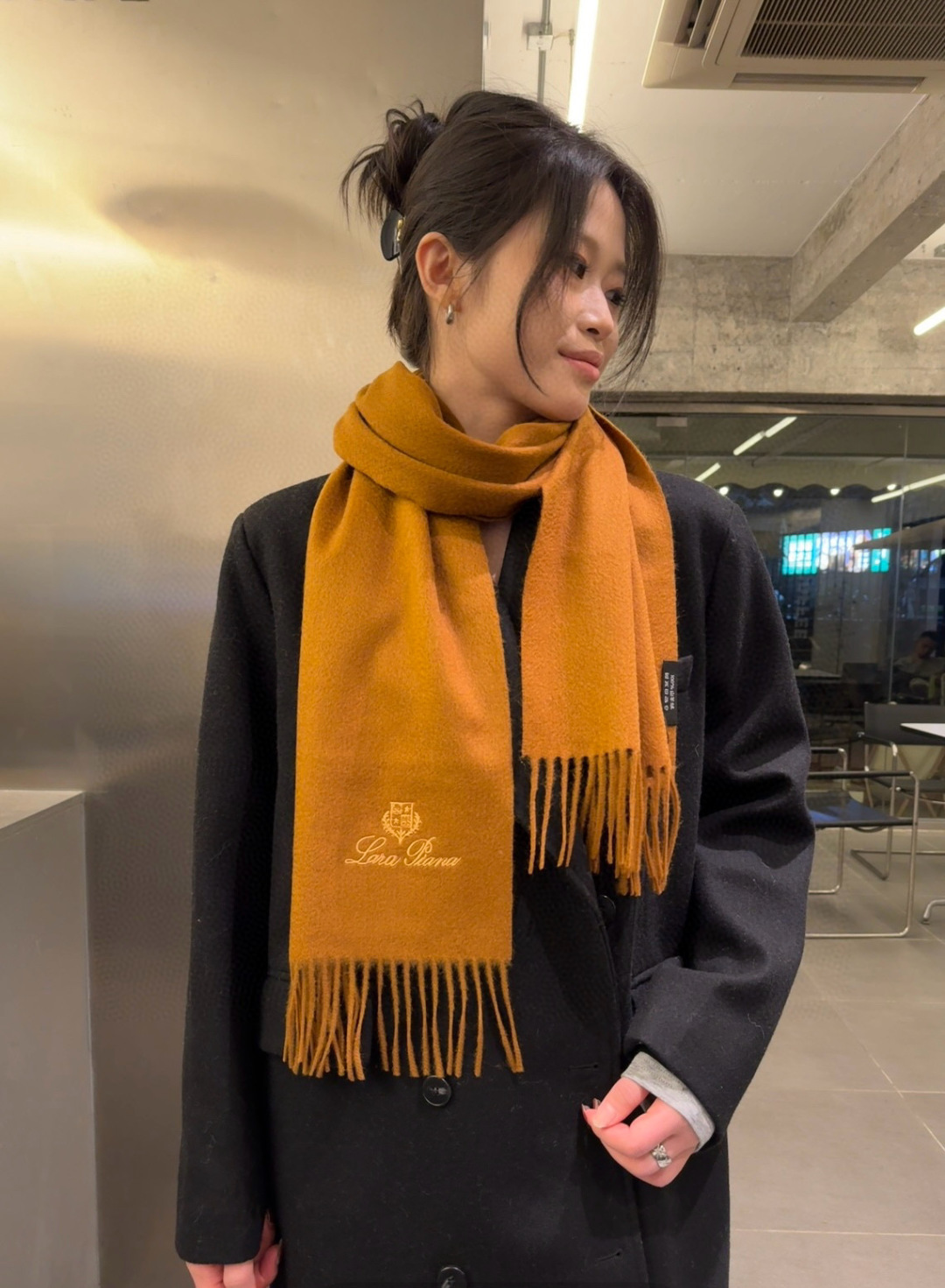 Loro Piana Piana · 诺悠翩雅秋冬新品狠货 【 山羊绒小围巾】单看这水波纹就知道是什么货色了吧 羊绒中的 渠道 硬货～出口意大利