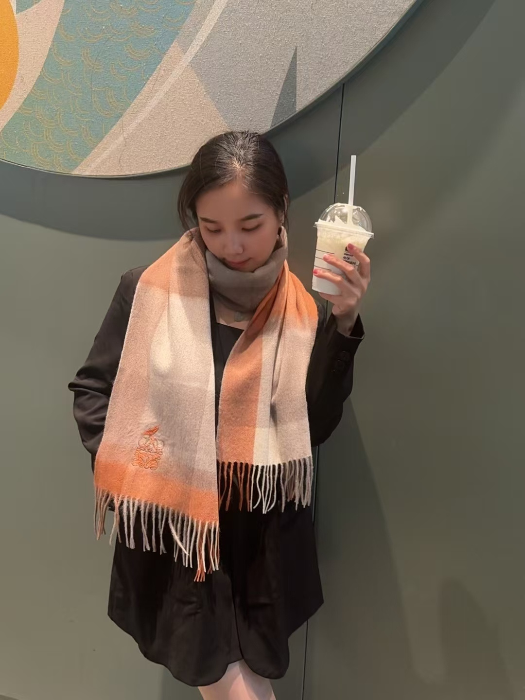 Loewe 上新 Loewe · 罗意威 难得一见的温柔配色 低调又不失优雅 重点推荐 高级舒适 气质