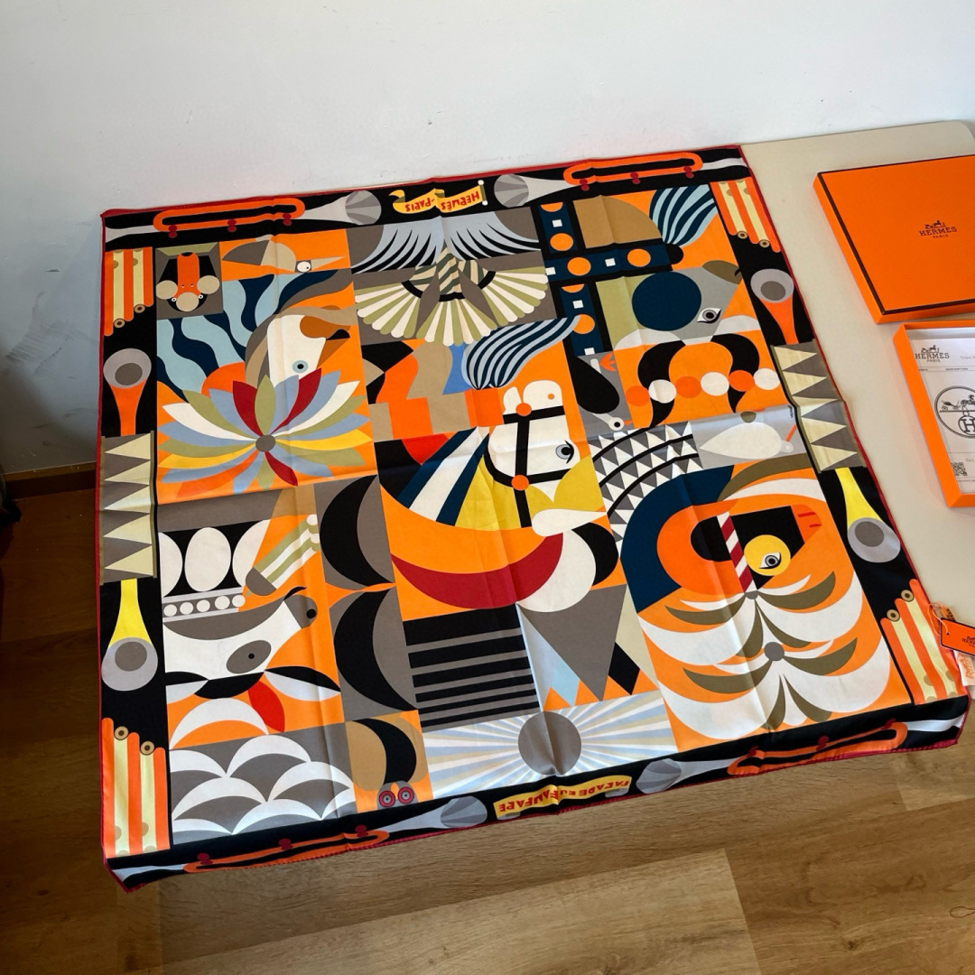 NO:542181,The Hermes Square Scarf 'Grand Parade' is beautiful and full of dreamy designs are already a collection of excellent works by countless collectors!  Size90*90cm silk high-version scarf, high-version scarf, hermes, real silk19860909批 爱马仕方巾《盛大游行》美翻了,充满梦幻的设计,已经是无数收藏家私藏的佳作！ Size90*90cm 真丝高版本围巾,高版本围巾,hermes,real silk,scarf