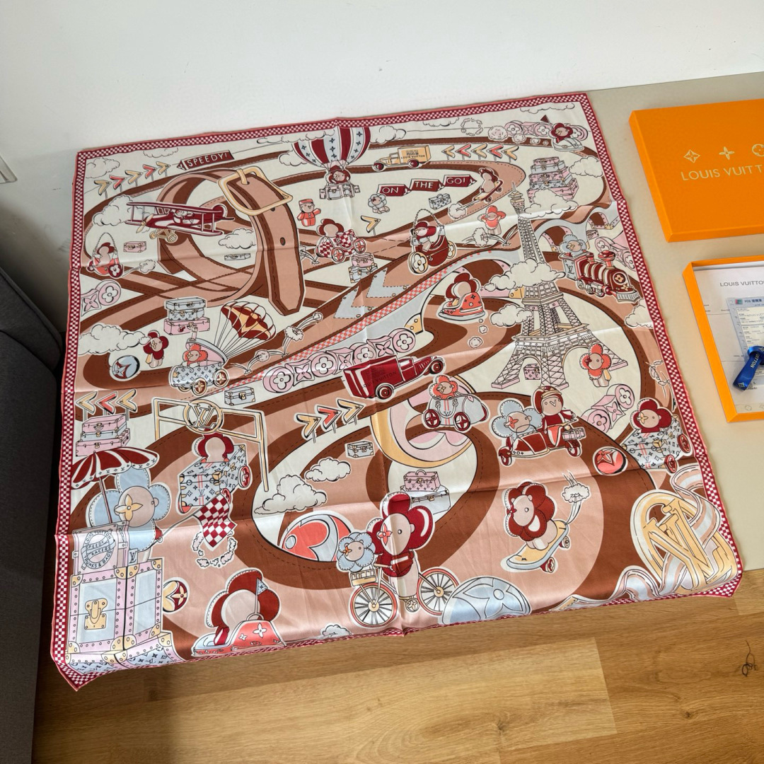 NO:542183,Lv original single silk square scarf twill silk material hand-curled edges, light luxury and exquisite belt combination into a classic pattern, both skin tone and versatile, high-end heavy twill silk [component size 90X90cm twill silk] high-version scarf, high-version scarf, louis vuitton, real silk19860909Lv原单真丝方巾 斜纹真丝材质手工卷边,轻奢感十足精美皮带组合成经典图案 既衬肤色又百搭 高端重磅斜纹真丝【成分尺寸90X90cm 斜纹真丝】高版本围巾,高版本围巾,louis vuitton,real silk,scarf