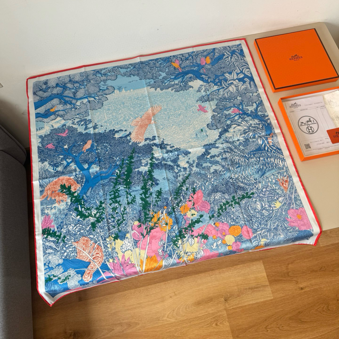 NO:542202,The Hermes Square Scarf 'Return to Nature' is beautiful and full of dreamy designs, which have become a collection of excellent works by countless collectors!  Size90*90cm silk high-version scarf, high-version scarf, hermes, real silk19860909批 爱马仕方巾《回归自然》美翻了,充满梦幻的设计,已经是无数收藏家私藏的佳作！ Size90*90cm 真丝高版本围巾,高版本围巾,hermes,real silk,scarf