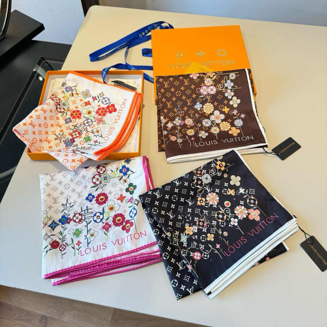 LV scarf LV x TM Monogram Superflat Flowers Louis Vuitton ， Monogram ， “ ” 。 。 — photo 9
