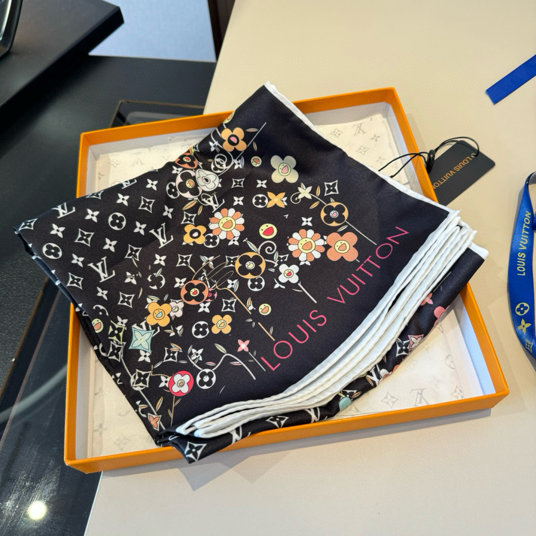LV scarf LV x TM Monogram Superflat Flowers Louis Vuitton ， Monogram ， “ ” 。 。 — photo 5