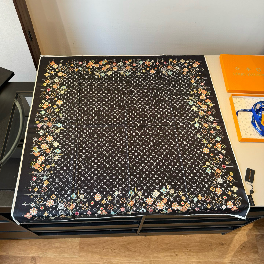 LV scarf LV x TM Monogram Superflat Flowers Louis Vuitton ， Monogram ， “ ” 。 。
