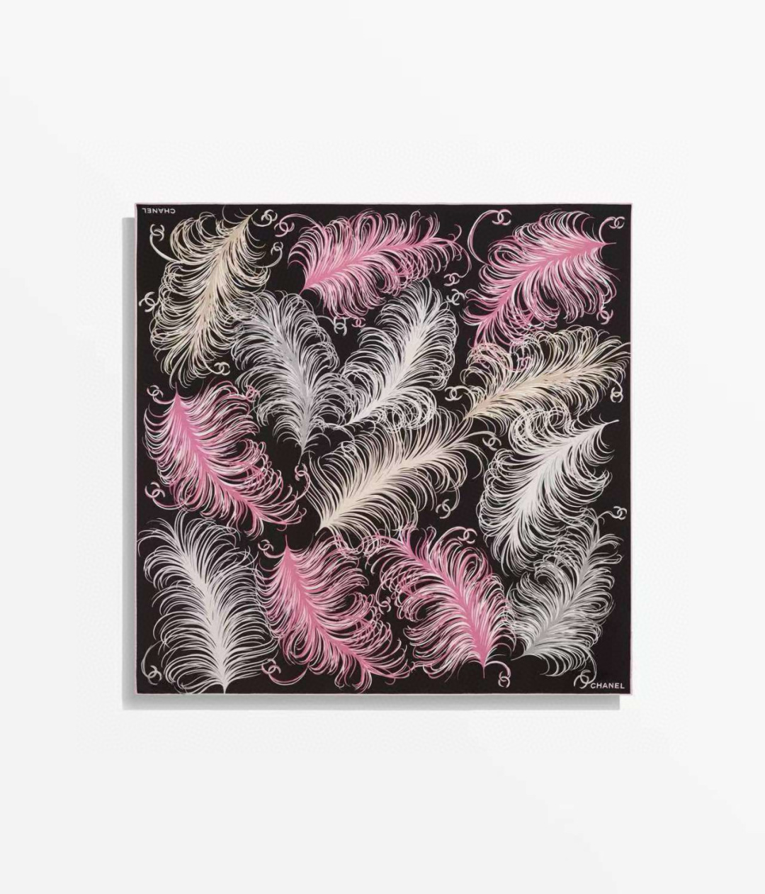 NO:554272,Batch new small fragrance [Chanel Feather Square Scarf] is so beautiful [crying] Royal palace level top classic element pattern design style is extremely beautiful, really the upper body is very flattering to the skin tone, versatile, you can decide whether it looks good or not. Size 90x90cm, high version silk scarf, high version scarf, chanel, real silk19860909批 新款小香【香奈儿羽毛方巾】美翻了[流泪]御用殿堂级极品经典元素图案设计风格美丽至极 真的 上身极为衬肤色 百搭 好看不好看自己看吧 尺寸90x90cm 真丝高版本围巾,高版本围巾,chanel,real silk,scarf