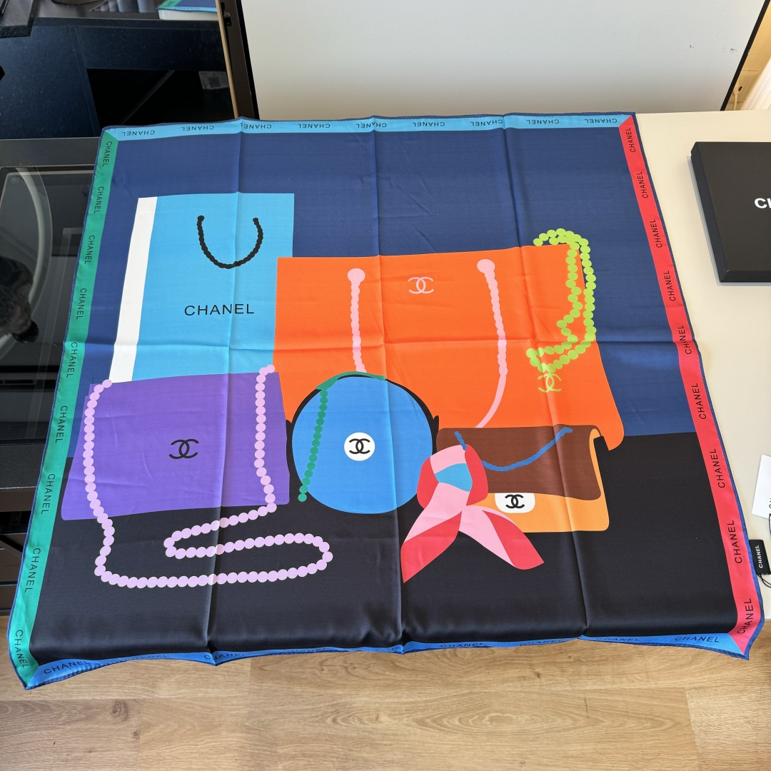 NO:554263,Batch new original Xiaoxiang 90cm silk square scarf!  [Chanel Bags] The top-grade twill silk material is hand-rolled, giving it a light and luxurious feel. High-end heavy-weight twill silk is fully available at the counter. The fabric pursues the shape, feels crisp, and the bright and full colors are super eye-catching!  Good stuff waits for no one, don’t miss it if you like it [Ingredients size 90X90cm real silk] high version scarf, high version scarf, chanel, real silk19860909批 新款原单小香90cm真丝方巾！【香奈儿包包】 顶级斜纹真丝材质手工卷边,轻奢感十足高端重磅斜纹真丝完全专柜品相面料追求造型,手感挺括,鲜艳饱满色彩超级养眼！好货不等人,喜欢就不能错过哦【成分尺寸90X90cm 真丝】高版本围巾,高版本围巾,chanel,real silk,scarf