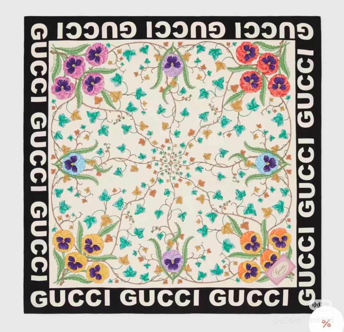 NO:602754,Batch new style ~ NewGucci logo flower. Very beautiful silk scarf series, very outstanding taste. The fabric is very soft and smooth. The G color has always given people a very fashionable feeling. The signature elements are perfectly integrated, and it is easy to match with high-end clothing. It is full of styles~ The printing is very exquisite, and it can be matched with various styles of clothes. It really shows your taste. Sisters who know how to match must buy very heavy and luxurious designs, but the upper body is uniquely elegant!  A simple foundation with this scarf, the simple matching gives people a very comfortable and tasteful big-name feel... Recommended 90*90cm top twill silk square scarf high version scarf, high version scarf, gucci, real silk19860909批 新款~NewGucci标志花卉 非常好看的丝巾系列,非常出众的品味款面料非常柔软顺滑G的花色一直给人很时髦的感觉,招牌的元素完美融合,搭配服饰轻松get高级范随便围围都是满满的调调~,印花非常精致,搭配各种风格的衣服通吃,真的都超级显品味,懂得搭配的姐妹一定要入手非常重磅奢华的设计,上身却别样衬得人高贵气质！简单的打底配此款围巾,简单的搭配却给人非常舒适有品味的大牌感…推荐90*90cm顶级斜纹真丝方巾高版本围巾,高版本围巾,gucci,real silk,scarf