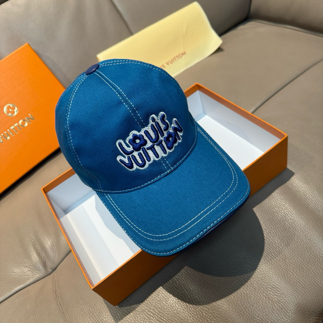 NO:580006,Batch with box bag, LV (Louis Vuitton) new original baseball cap, LV embroidery, 1:1 mold opening and customization at the counter, original canvas fabric + first-layer cowhide, fine embroidery!  The quality is great, the basic head circumference is 56, the patches are adjustable. Hats, fisherman hats, baseball caps, knitted hats, hats, louis vuitton, louis vuitton, espadrilles, cowhide, hats19860909批 配盒子布袋,LV(路易威登)新款原单棒球帽,LV刺绣,专柜1:1开模订制,原版帆布面料+头层牛皮,精细刺绣！质量超赞,基础头围56,贴片可调节.帽子渔夫帽棒球帽针织帽,帽子,louis vuitton,louis vuitton,espadrilles,cowhide,hats,hat