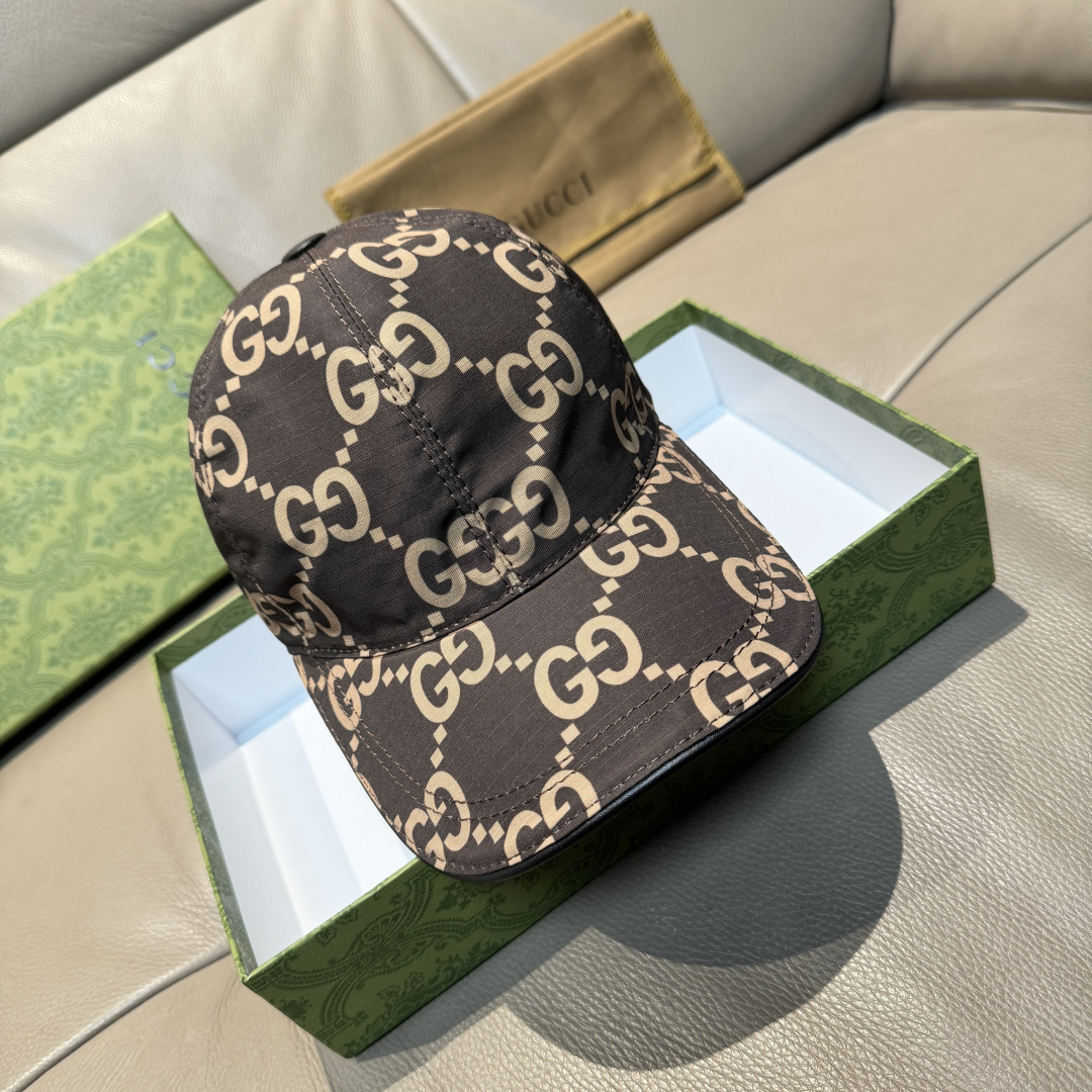 NO:588050,Batch of new models shipped from the official website, with packaging bag, Gucci's latest original baseball cap, large double G, 1:1 mold opening and customization at the counter, perfect pattern, original canvas fabric + first-layer cowhide, light and breathable!  Basic head circumference 56, adjustable patches. Hats, fisherman hats, baseball caps, knitted hats, hats, gucci, espadrilles, cowhide, hats19860909批 官网新款出货 配包装布袋,Gucci古奇最新款原单棒球帽, 大双G,专柜1:1开模订制,完美对花,原版帆布面料+头层牛皮,轻盈透气！基础头围56,贴片可调节.帽子渔夫帽棒球帽针织帽,帽子,gucci,espadrilles,cowhide,hats,hat