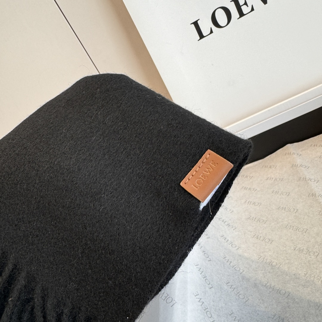 Loewe scarf LOEWE ， ！ ！ ~ ， ， ！ ， ， ， Logo ， ~ ~ ~ 30cm ！ ， 30*180（ 180cm）， ~ ， ~ ！ — photo 9