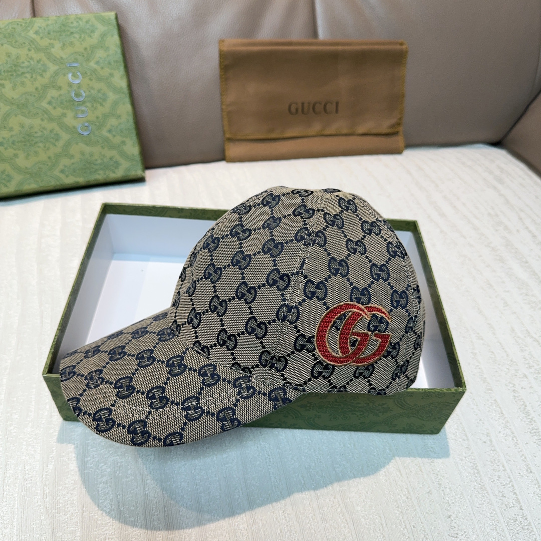 NO:643450,Comes with a box bag, Gucci's new original baseball cap, large double G embroidery on the side, 1:1 mold customization, heavy embroidery, details comparable to counters, original canvas fabric + first-layer cowhide, great quality!  The first choice for handsome men and beautiful women, fashionable and versatile. Basic head circumference 56, patch adjustable hat, bucket hat, baseball cap, knitted hat, hat, gucci, espadrilles, cowhide, hats19860909配盒子布袋,Gucci(古奇)新款原单棒球帽,侧面大双G刺绣,1:1开模订制,重工刺绣,细节可媲美专柜,原版帆布料+头层牛皮,质量超赞！帅男靓女首选,时尚百搭.基础头围56,贴片可调节帽子渔夫帽棒球帽针织帽,帽子,gucci,espadrilles,cowhide,hats,hat