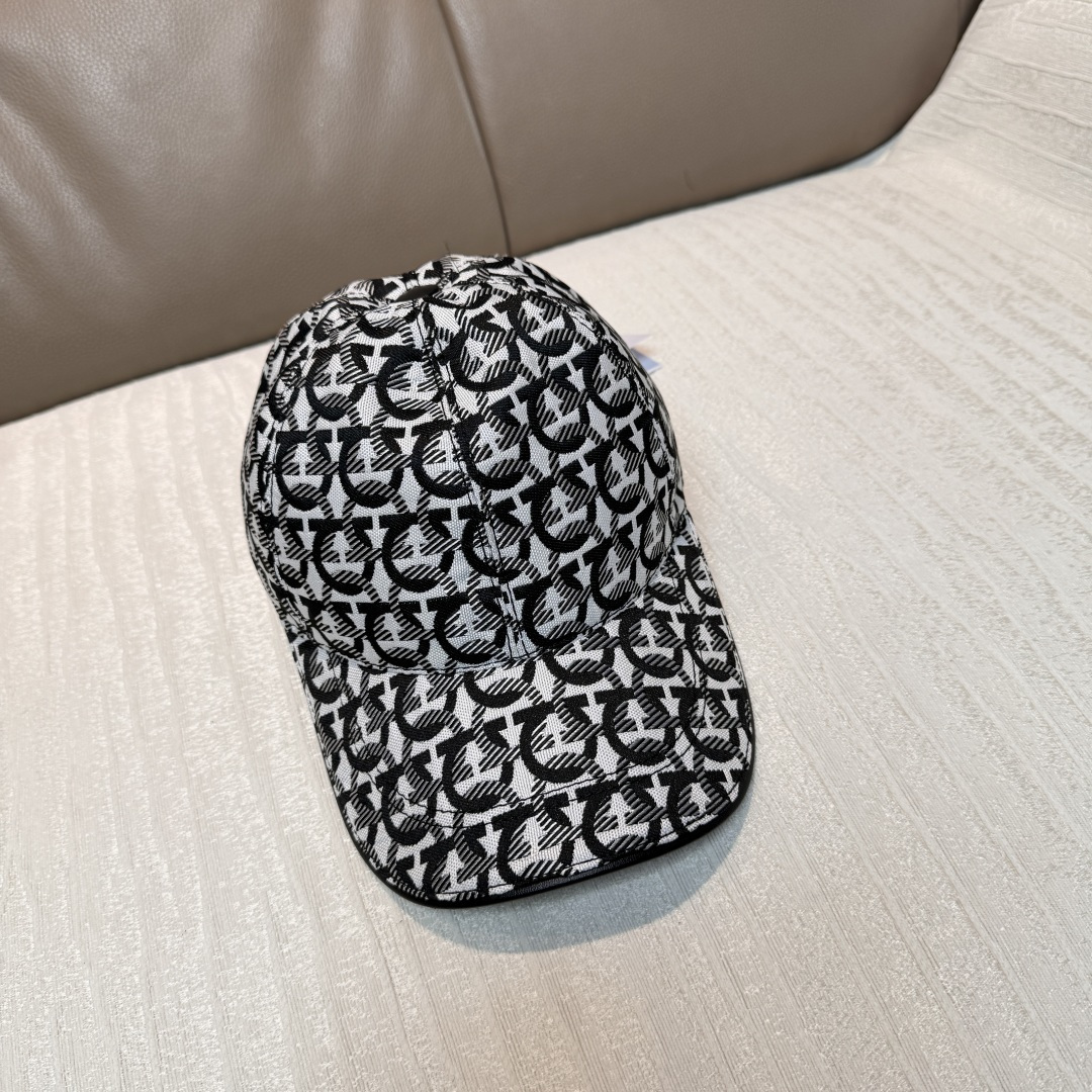 NO:643453,Batch Ferragamo original baseball cap, best-selling model at the counter, excellent reputation, 1:1 mold customization, original jacquard canvas fabric + first-layer cowhide, light and breathable!  The quality is great, the basic head circumference is 56, and the patch is adjustable. The picture above is a must-sell item!  Hats bucket hat, baseball cap, knitted hat, hat, ferragamo, espadrilles, cowhide, hats19860909批 菲拉格慕原单棒球帽, 专柜热卖款,口碑极佳,1:1开模订制,原版提花帆布料+头层牛皮,轻盈透气！质量超赞,基础头围56,贴片可调节.上图必卖款！帽子渔夫帽棒球帽针织帽,帽子,ferragamo,espadrilles,cowhide,hats,hat