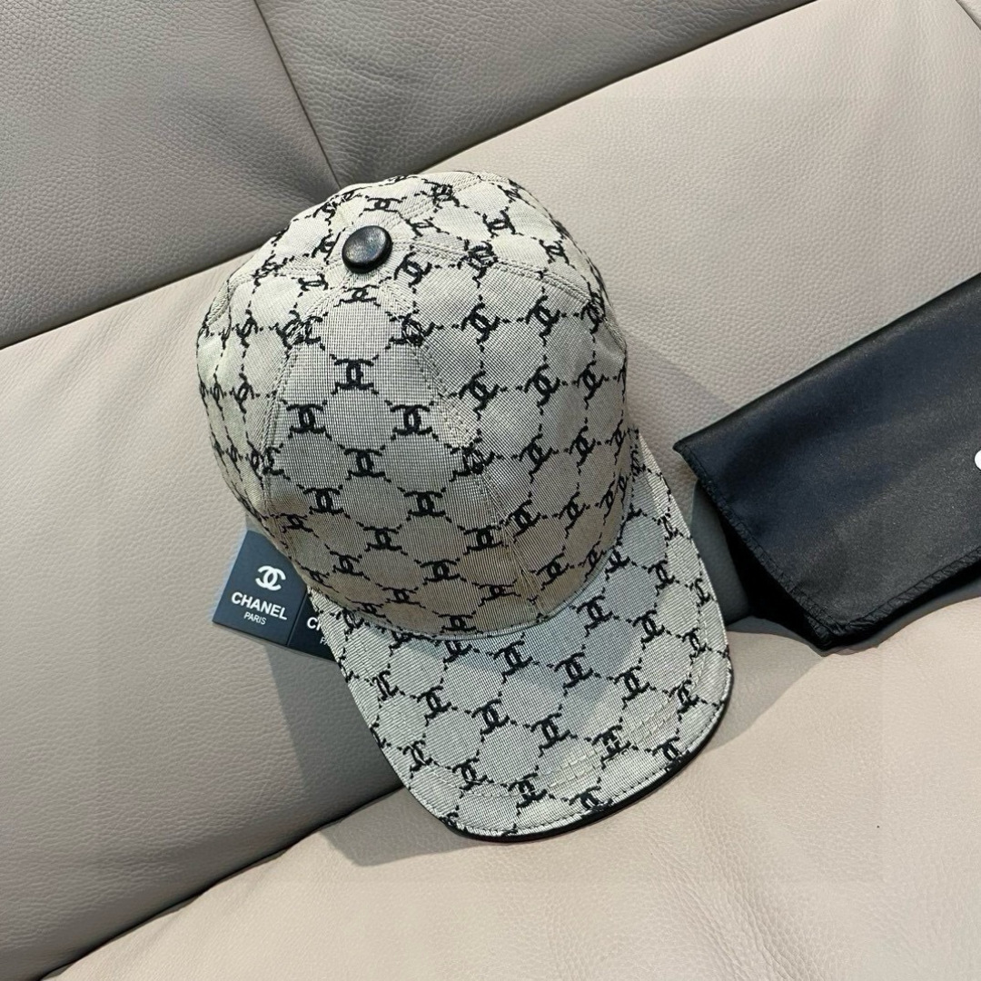 NO:689929,Batch new models shipped!  Comes with a box bag, Chanel's new original baseball cap, small double C jacquard, 1:1 mold opening and customization at the counter, original canvas fabric + first-layer cowhide, light and breathable!  The quality is great, the basic head circumference is 56, the patch is adjustable. Hats, fisherman hats, baseball caps, knitted hats, hats, chanel, chanel, espadrilles, cowhide, hats19860909批 新款出货！ 配盒子布袋,Chanel(香奈儿)新款原单棒球帽, 小双C提花,专柜1:1开模订制,原版帆布料+头层牛皮,轻盈透气！质量超赞,基础头围56,贴片可调节.帽子渔夫帽棒球帽针织帽,帽子,chanel,chanel,espadrilles,cowhide,hats,hat