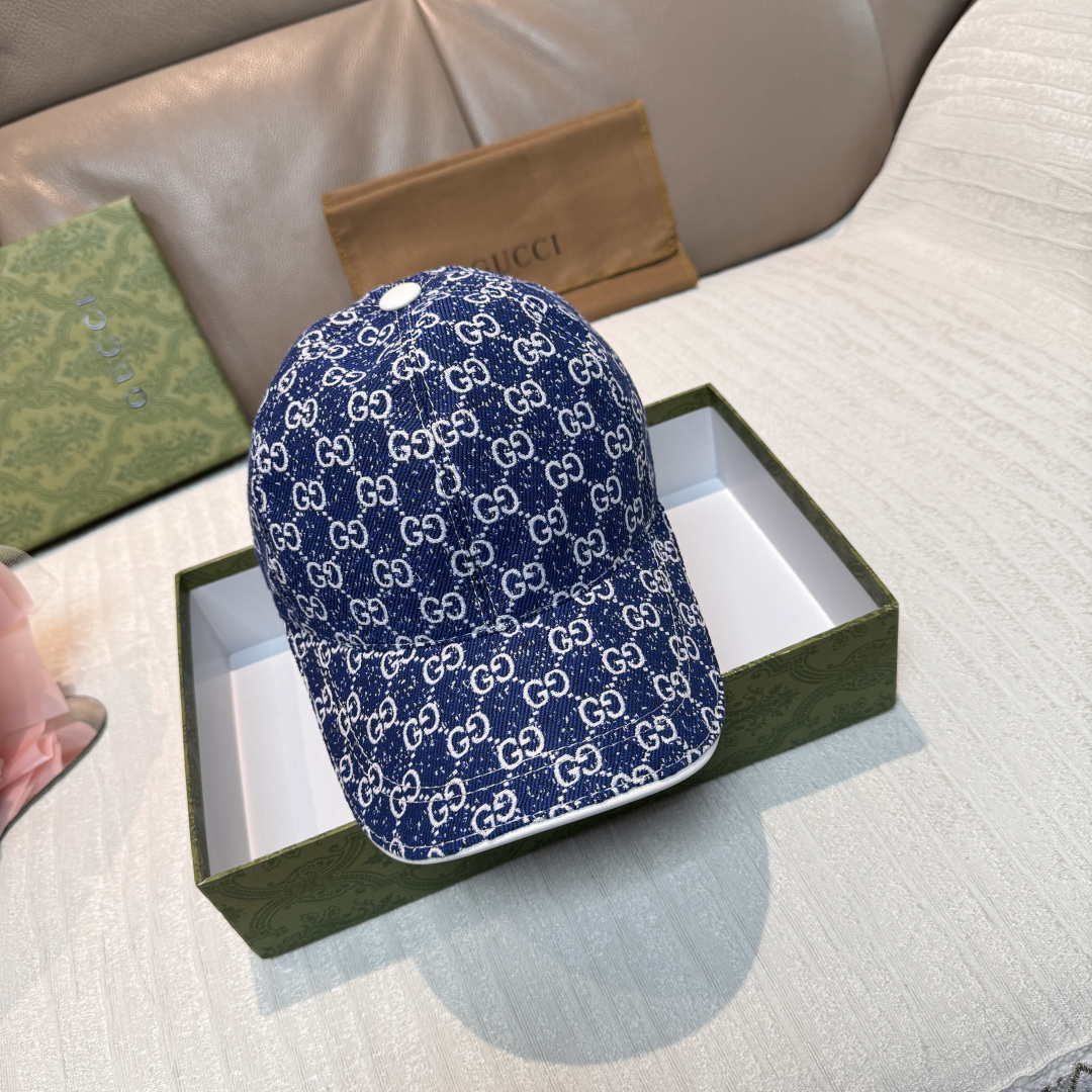 NO:689909,Batch official website new model shipped with packaging bag, Gucci Gucci 2025 autumn and winter new original baseball cap, snowflake double G, 1:1 mold opening and customization at the counter, perfect pattern, original canvas fabric + first-layer cowhide, super good texture!  Basic head circumference 56, adjustable patches. Hats, fisherman hats, baseball caps, knitted hats, hats, gucci, espadrilles, cowhide, hats19860909批 官网新款出货 配包装布袋,Gucci古奇2025秋冬新款原单棒球帽, 雪花双G,专柜1:1开模订制,完美对花,原版帆布面料+头层牛皮,手感质感超好！基础头围56,贴片可调节.帽子渔夫帽棒球帽针织帽,帽子,gucci,espadrilles,cowhide,hats,hat