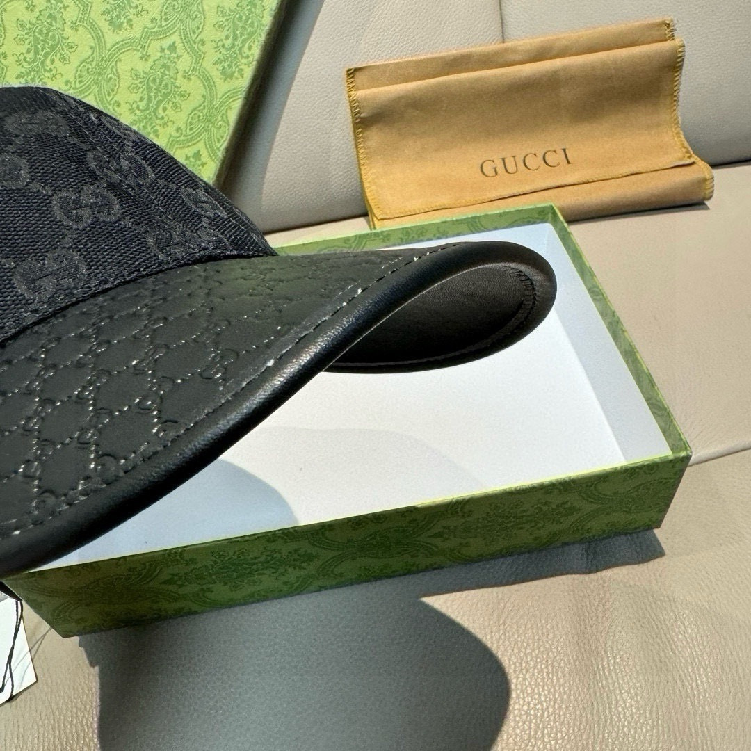 配盒子布袋，Gucci(古奇)经典原单棒球帽，小双G牛皮拼接，1:1开模订制，质量超赞！帽檐头层牛皮压花