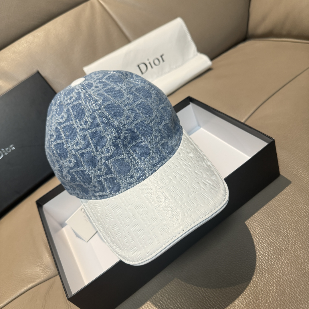 配盒子布袋，Dior(迪奥)新款原单棒球帽， Dior老花拼皮，复古韵味十足，1:1开模订制，原版绸缎布