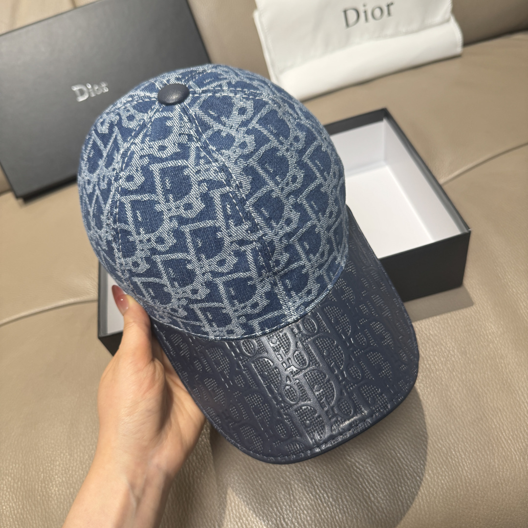 配盒子布袋，Dior(迪奥)新款原单棒球帽， Dior老花拼皮，复古韵味十足，1:1开模订制，原版绸缎布