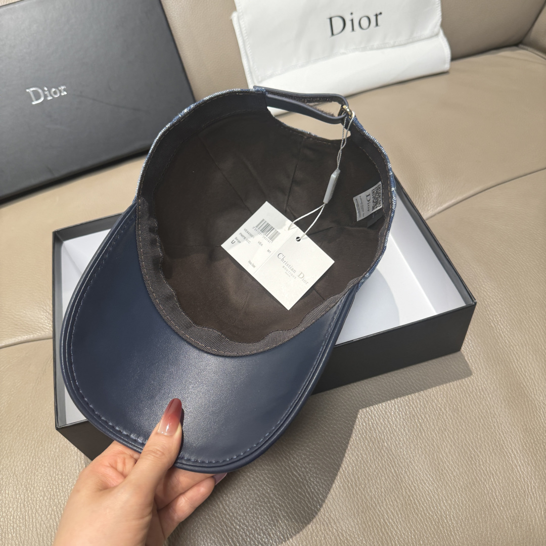 配盒子布袋，Dior(迪奥)新款原单棒球帽， Dior老花拼皮，复古韵味十足，1:1开模订制，原版绸缎布