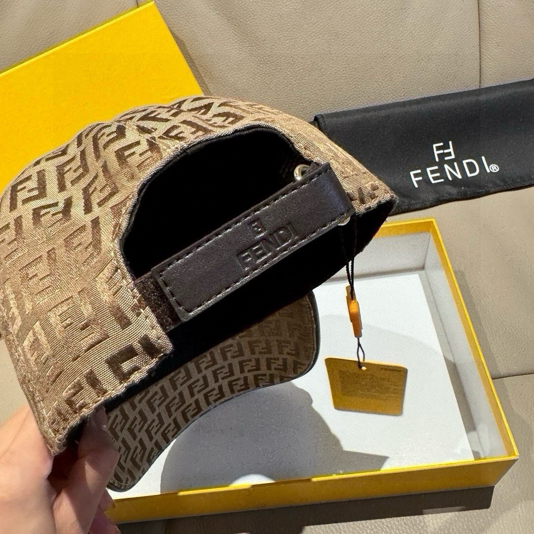 新款出货配盒子布袋，Fendi（芬迪）新款原单棒球帽， 双F提花，专柜常年热卖款，口碑极佳，1:1开模订