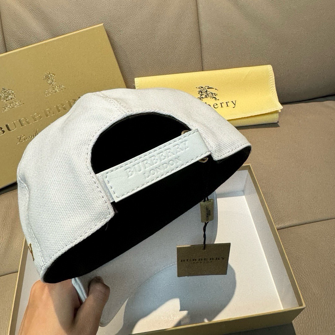 配盒子布袋，Burberry（巴宝莉）新款原单棒球帽，1:1开模订制，全新立体战马刺绣，精致无暇！原版帆