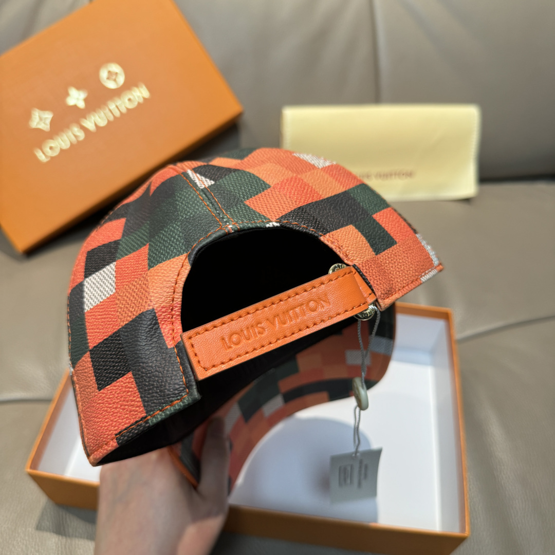 配包装布袋，LV路易威登新款原单棒球帽，七彩棋盘格，1:1开模订制，原版专柜PU皮革+头层牛皮包边，长年