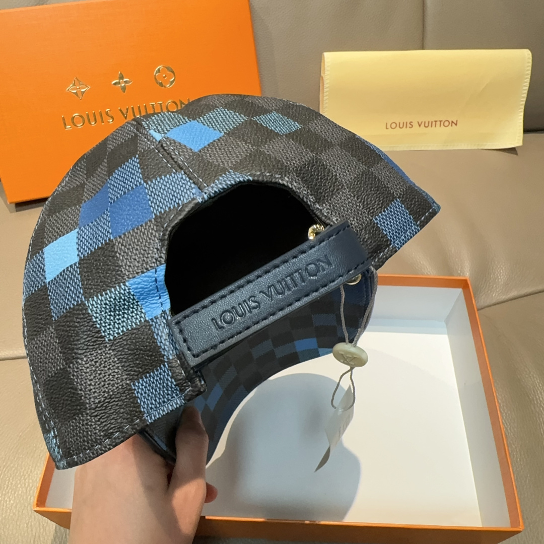 配包装布袋，LV路易威登新款原单棒球帽，七彩棋盘格，1:1开模订制，原版专柜PU皮革+头层牛皮包边，长年