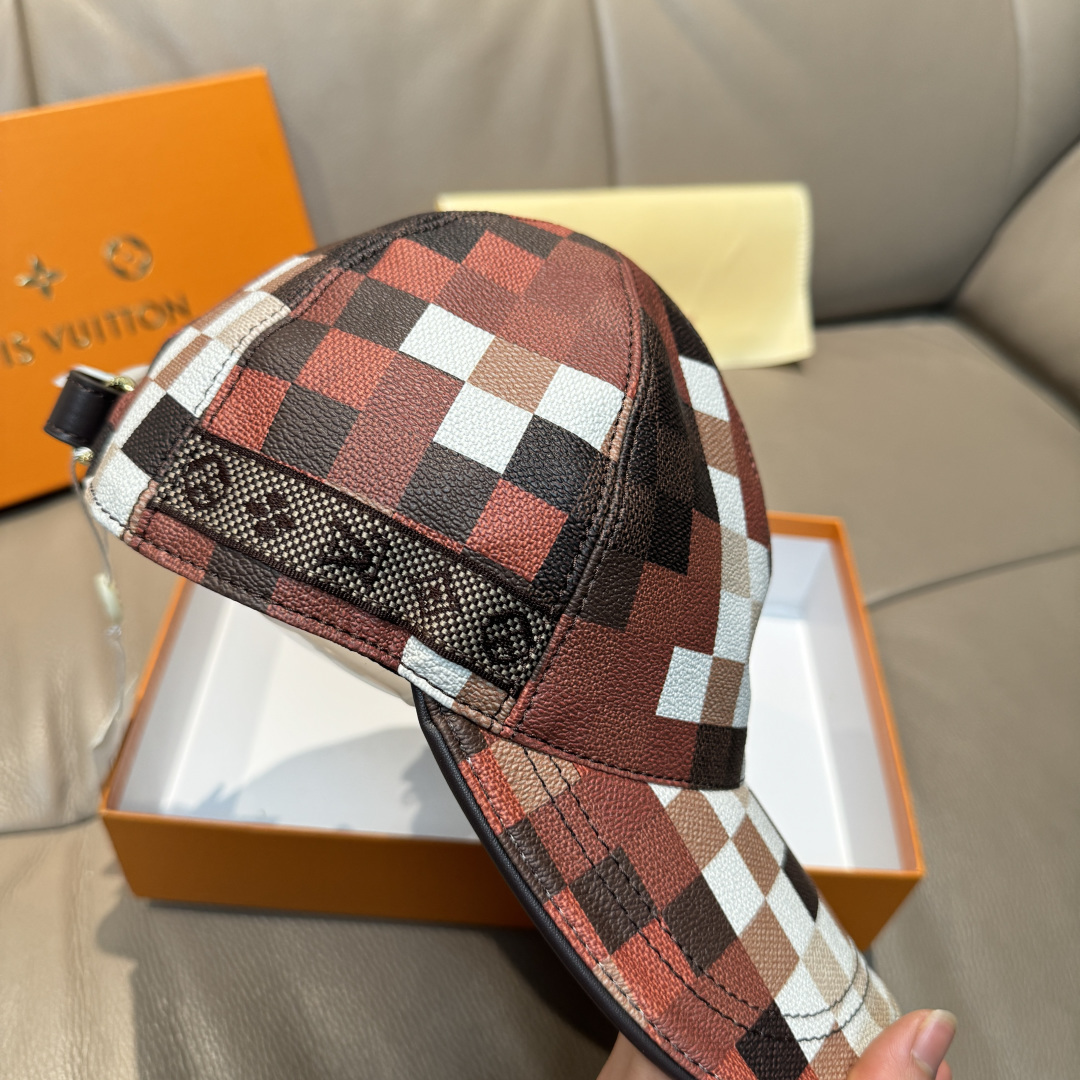 配包装布袋，LV路易威登新款原单棒球帽，七彩棋盘格，1:1开模订制，原版专柜PU皮革+头层牛皮包边，长年