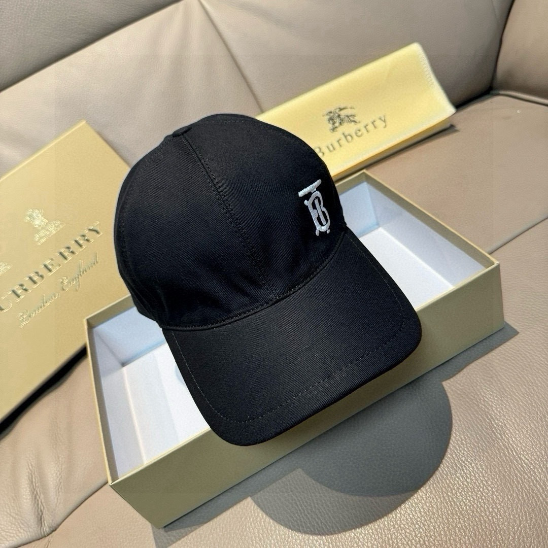 配盒子布袋，Burberry（巴宝莉）专柜爆款原单棒球帽，TB小刺绣。1:1开模订制，立体刺绣，精致无暇
