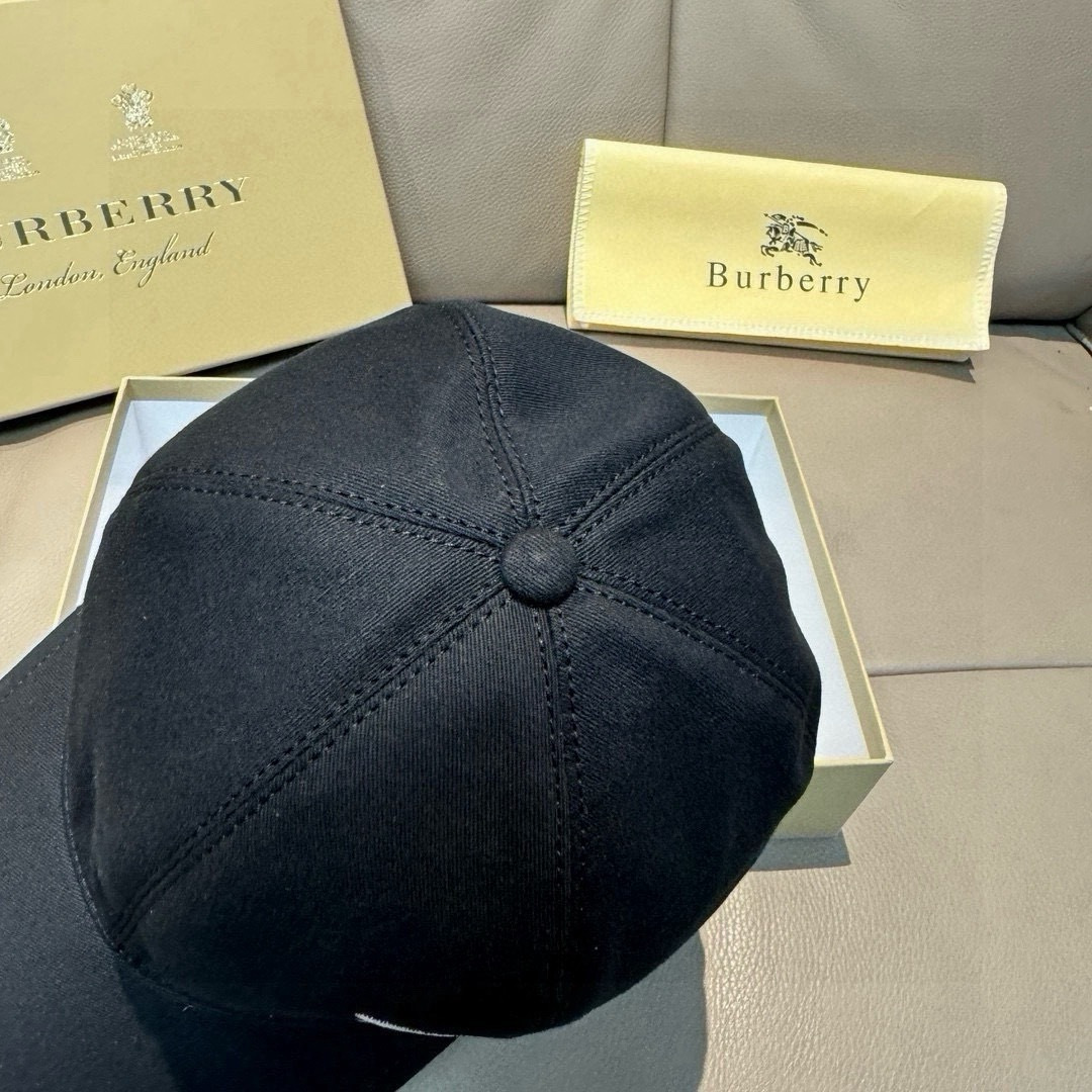 配盒子布袋，Burberry（巴宝莉）专柜爆款原单棒球帽，TB小刺绣。1:1开模订制，立体刺绣，精致无暇