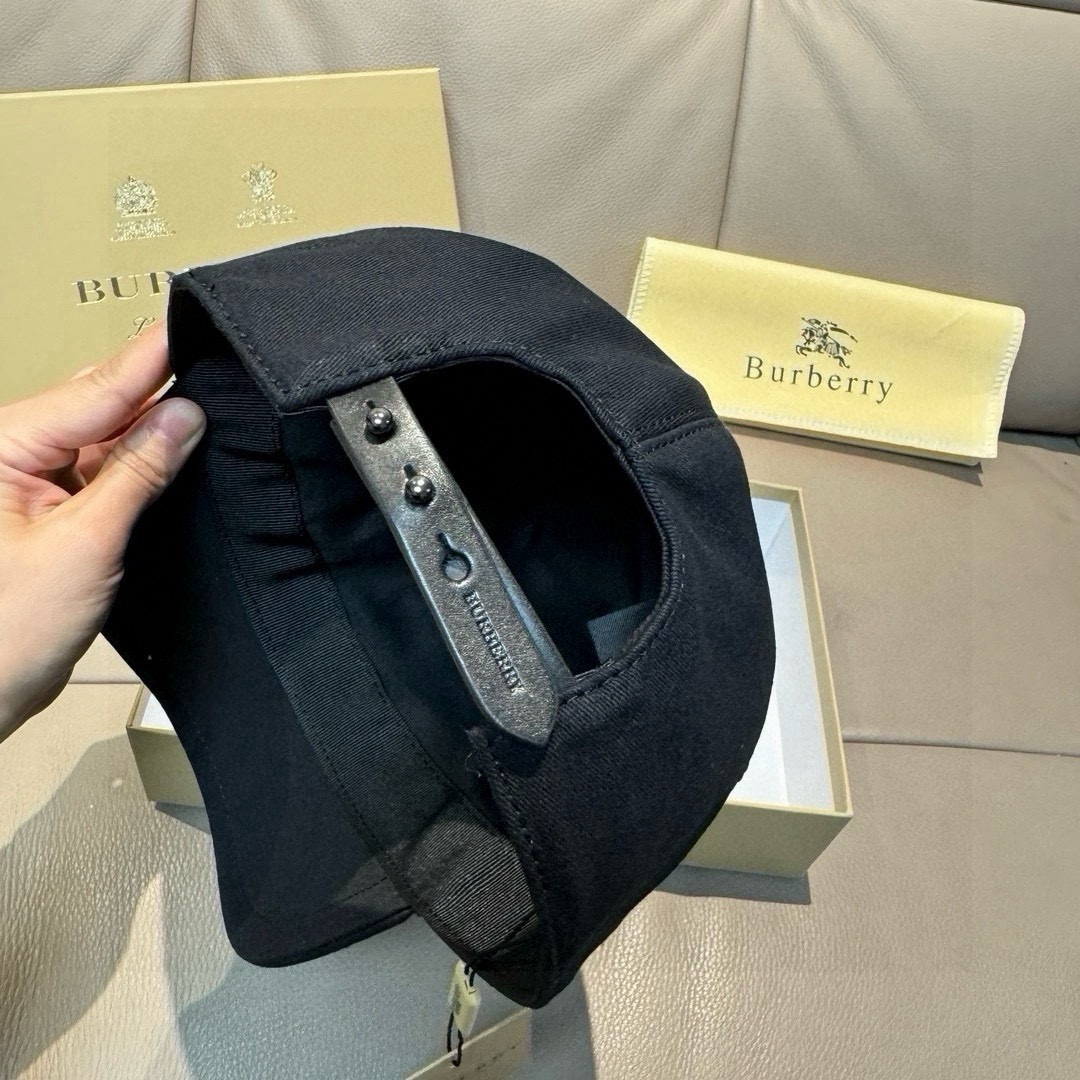 配盒子布袋，Burberry（巴宝莉）专柜爆款原单棒球帽，TB小刺绣。1:1开模订制，立体刺绣，精致无暇
