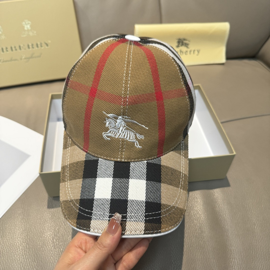 配盒子布袋，Burberry（巴宝莉）新款原单棒球帽，1:1开模订制，标志性战马刺绣，精致无暇！原版斜纹